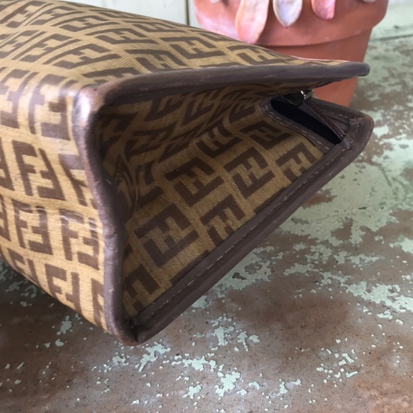💕SOLD💕Fendi zucchino zippered clutch - Picture 5 of 11